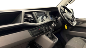 2022 Volkswagen Transporter 2.0 Tdi T28 Highline in White — image 4