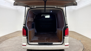 2022 Volkswagen Transporter 2.0 Tdi T28 Highline in White — image 5