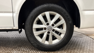 2022 Volkswagen Transporter 2.0 Tdi T28 Highline in White — image 6