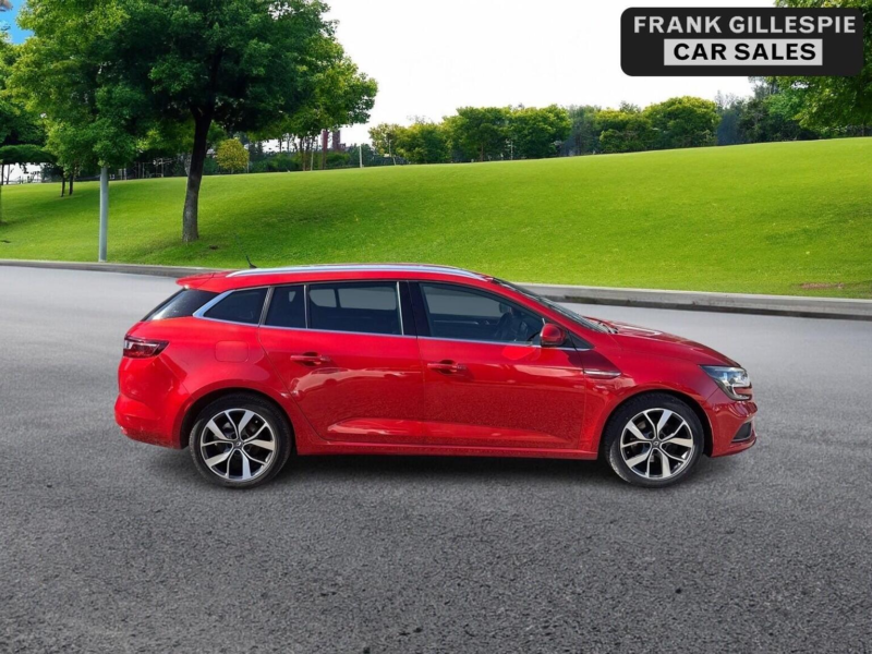 2017 Renault Megane 1.6 Dci Dynamique S Nav Sport Tourer Euro 6 (s/s) 5dr in Red — image 1