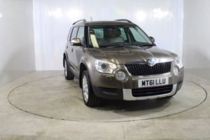 2012 Skoda Yeti 2.0 Tdi Elegance SUV 5dr Diesel DSG 4WD Euro 5 (140 Ps) in Brown — image 4