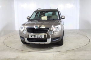 2012 Skoda Yeti 2.0 Tdi Elegance SUV 5dr Diesel DSG 4WD Euro 5 (140 Ps) in Brown — image 5