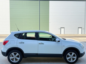 2009 Nissan Qashqai 1.5 Dci Acenta 2WD 5dr in White — image 2