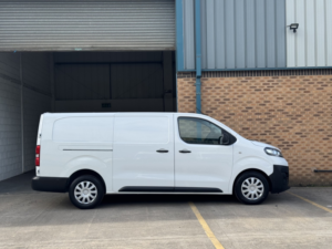 2020 Vauxhall Vivaro 2.0 Turbo D 3100 Dynamic L2 H1 Euro 6 Lwb (s/s) 6dr in White — image 4