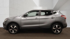 2015 Nissan Qashqai 1.2 Dig-T N-Tec 2WD Euro 6 (s/s) 5dr in Grey — image 6