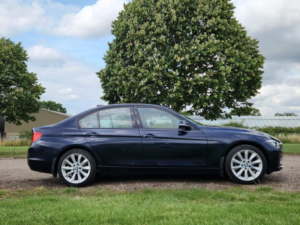 2013 BMW 3 Series 2.0 320i Modern Auto Euro 6 (s/s) 4dr in Blue — image 2