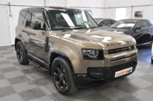 2025 Land Rover Defender 90 3.0 D250 Mhev X-Dynamic Se Auto 4WD Euro 6 (s/s) 3dr in Brown — image 3