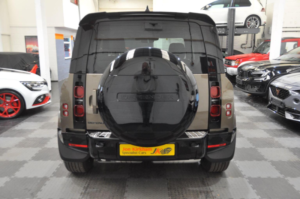 2025 Land Rover Defender 90 3.0 D250 Mhev X-Dynamic Se Auto 4WD Euro 6 (s/s) 3dr in Brown — image 6