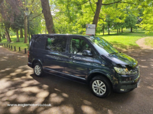 2022 Volkswagen Transporter 2.0 Tdi T30 Highline Kombi DSG Fwd Swb Euro 6 (s/s) 5dr in Blue — image 2