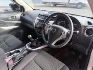 2017 Nissan Navara 2.3 Dci Acenta King Pickup Extended Cab 4dr Diesel Manual 4WD Euro 6 (s/s) (160 Ps) in Silver — image 4