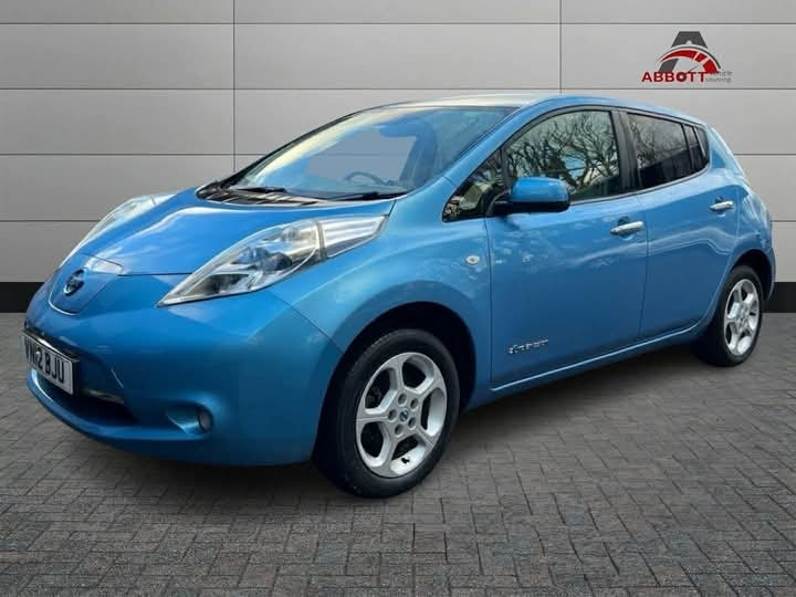 2012 Nissan Leaf 24kwh in Blue — image 1