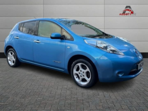 2012 Nissan Leaf 24kwh in Blue — image 3
