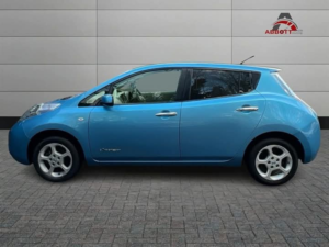 2012 Nissan Leaf 24kwh in Blue — image 4