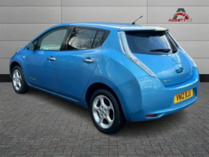 2012 Nissan Leaf 24kwh in Blue — image 5