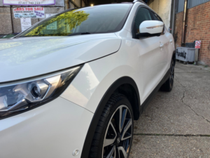 2014 Nissan Qashqai 1.6 Dci Tekna in White — image 4