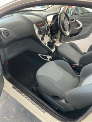 2010 Ford Ka 1.2 Zetec in White — image 2