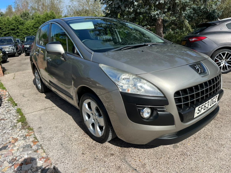 2013 Peugeot 3008 1.6 Hdi Active in Grey — image 1