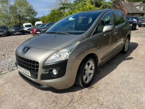 2013 Peugeot 3008 1.6 Hdi Active in Grey — image 2