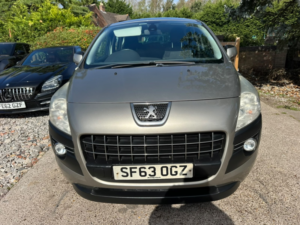 2013 Peugeot 3008 1.6 Hdi Active in Grey — image 4