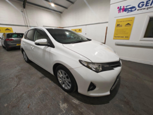 2013 Toyota Auris 1.4 D-4d Sport in White — image 3