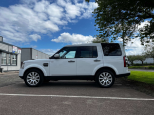 2014 Land Rover Discovery 3.0 Discovery Se Sdv6 Auto 4WD 5dr in White — image 2