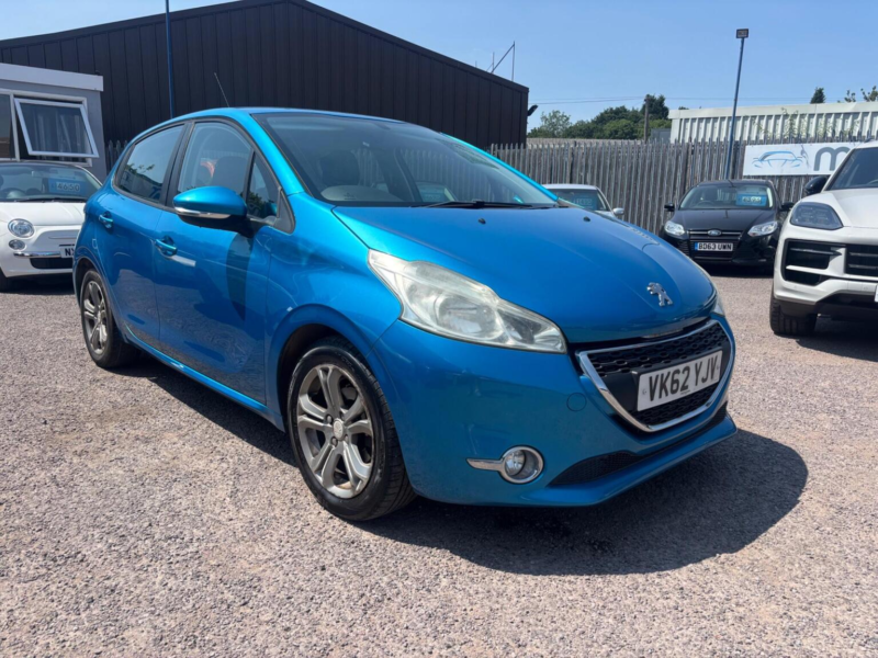 2012 Peugeot 208 1.2 Vti Active Euro 5 5dr in Blue — image 1