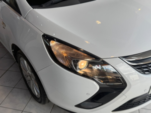 2014 Vauxhall Zafira Tourer 1.4 T 16v Se in White — image 3