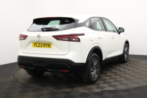 2023 Nissan Qashqai 1.3 Dig-T Mhev Acenta Premium SUV 5dr Petrol Hybrid Manual Euro 6 (s/s) (140 Ps) in White — image 5