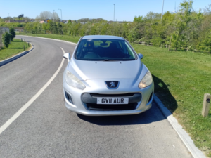 2011 Peugeot 308 1.6 Hdi Access in Silver — image 2