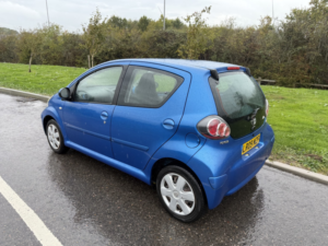 2009 Toyota Aygo 1.0 Vvt-I Blue in Blue — image 3