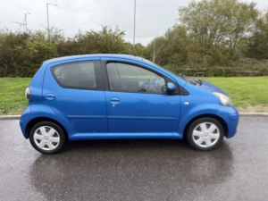 2009 Toyota Aygo 1.0 Vvt-I Blue in Blue — image 5
