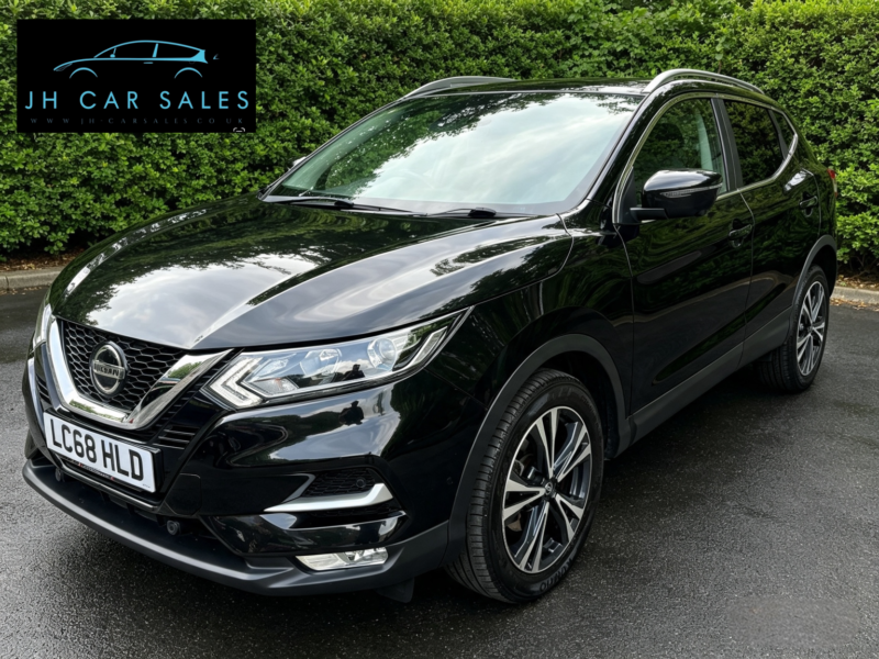 2018 Nissan Qashqai 1.3 Dig-T N-Connecta in Black — image 1