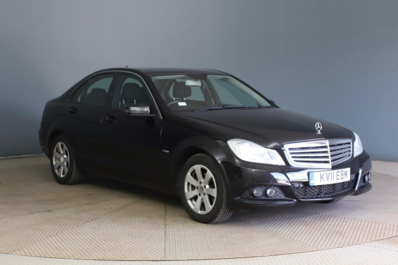 2011 Mercedes-Benz C Class 1.8 C180 Blueefficiency Se Auto Euro 5 4dr in Black — image 1