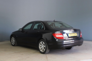 2011 Mercedes-Benz C Class 1.8 C180 Blueefficiency Se Auto Euro 5 4dr in Black — image 4