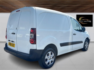 2016 Peugeot Partner 1.6 Hdi 850 Professional L1 4dr in White — image 5