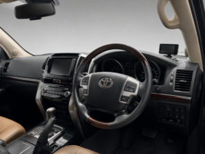 2015 Toyota Land Cruiser Zx Bruno X 4.6 V8 Petrol 8 Seater J200 in Black — image 4