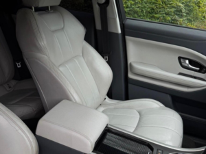 2016 Land Rover Range Rover Evoque 2.0 Td4 Se Tech Auto 4WD Euro 6 (s/s) 5dr in Black — image 2