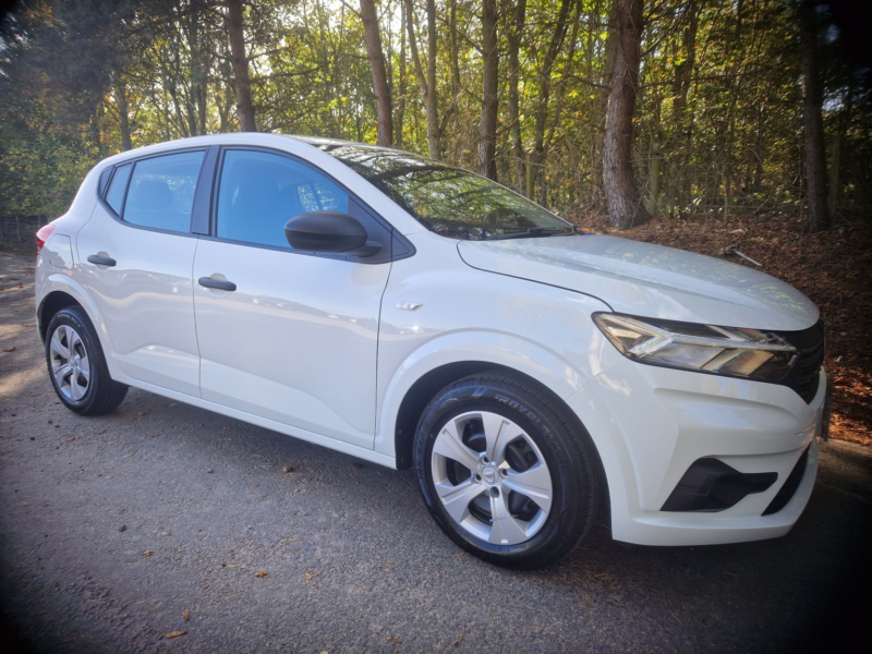 2021 Dacia Sandero 1.0 Essential Tce 90 in White — image 1