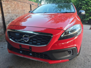 2016 Volvo V40 Cross Country 1.5 T3 Pro Auto Euro 6 (s/s) 5dr in Red — image 2