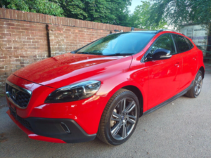 2016 Volvo V40 Cross Country 1.5 T3 Pro Auto Euro 6 (s/s) 5dr in Red — image 4