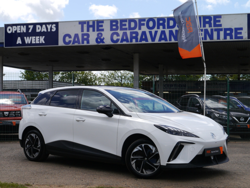 2023 MG Mg4 64kwh Trophy Long Range Hatchback 5dr Electric Auto (203 Ps) in White — image 1