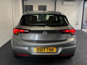2017 Vauxhall Astra 1.6 Cdti Ecoflex Tech Line Euro 6 (s/s) 5dr — image 3