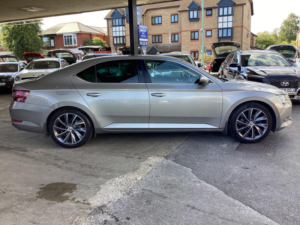 2016 Skoda Superb 2.0 Tdi Laurin & Klement DSG Auto 6spd 4WD Euro 6 (s/s) 5dr in Beige — image 3