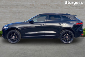 2019 Jaguar F-Pace 2.0 D240 Chequered Flag Auto AWD Euro 6 (s/s) 5dr in Black — image 4