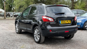 2012 Nissan Qashqai 1.5 Dci Tekna 2WD Euro 5 5dr in Black — image 4