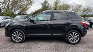2012 Nissan Qashqai 1.5 Dci Tekna 2WD Euro 5 5dr in Black — image 5