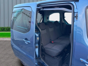 2017 Peugeot Partner Horizon Wav 1.6 in Blue — image 3