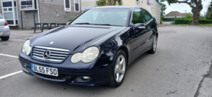 2005 Mercedes-Benz C Class 2.1 C200 Cdi Se in Blue — image 4