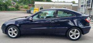 2005 Mercedes-Benz C Class 2.1 C200 Cdi Se in Blue — image 5