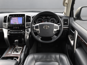 2013 Toyota Land Cruiser Zx 4.6 V8 Petrol J200 in Black — image 2